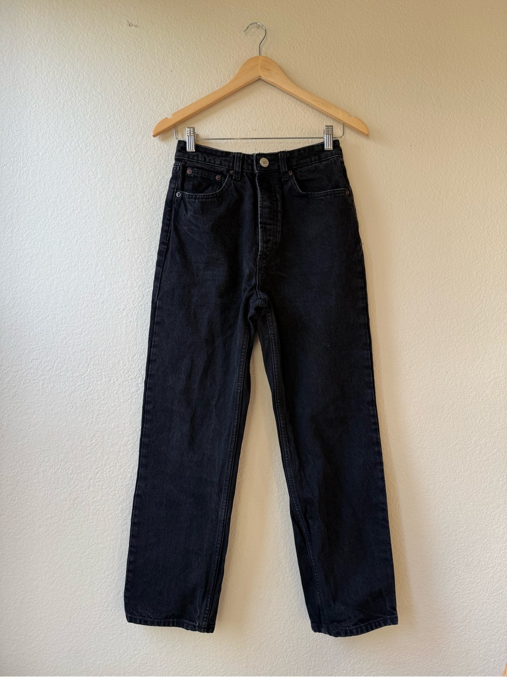 Zara Women's Black Straight Jeans